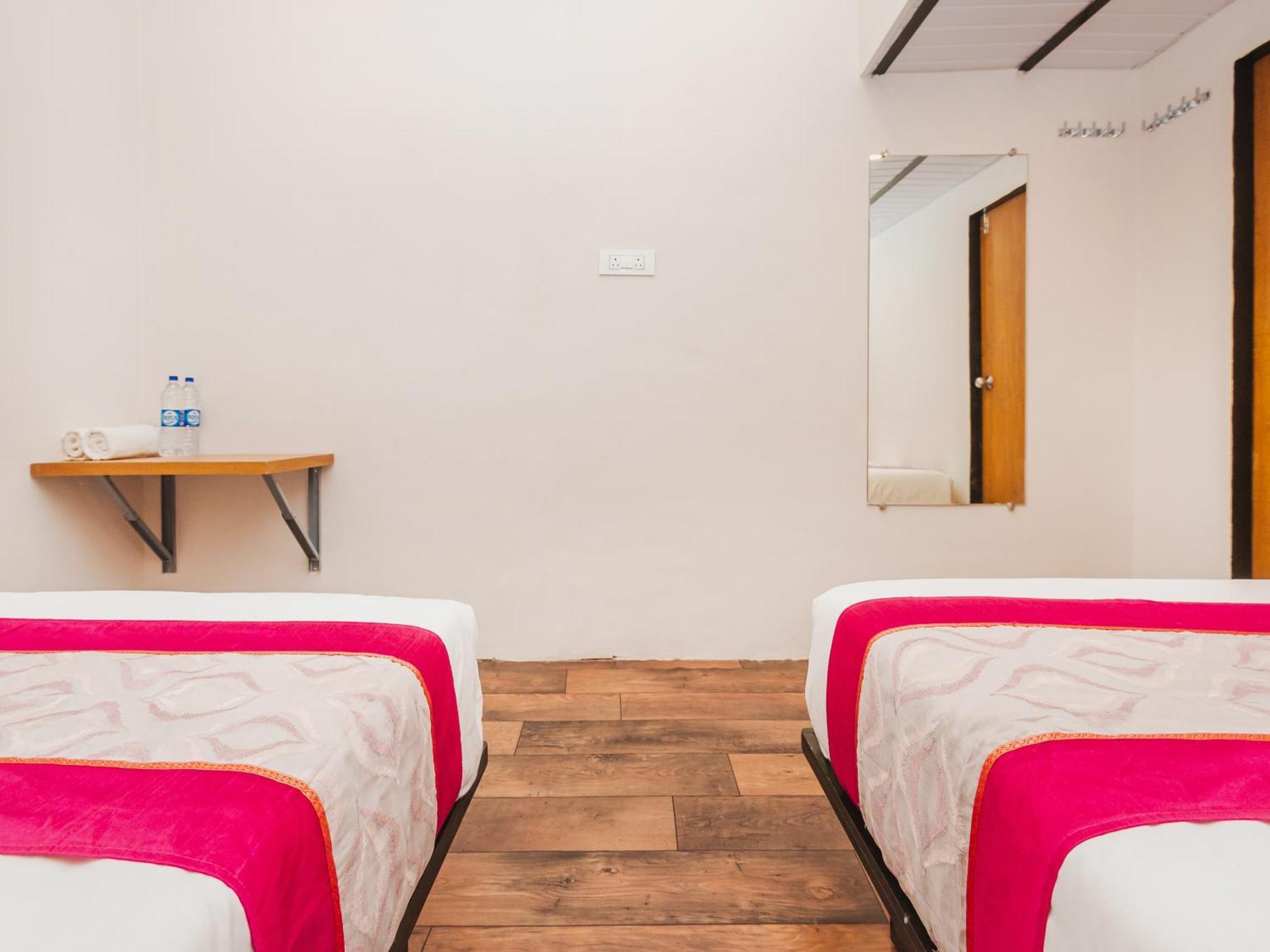 New Dormitory Afra ムンバイ エクステリア 写真