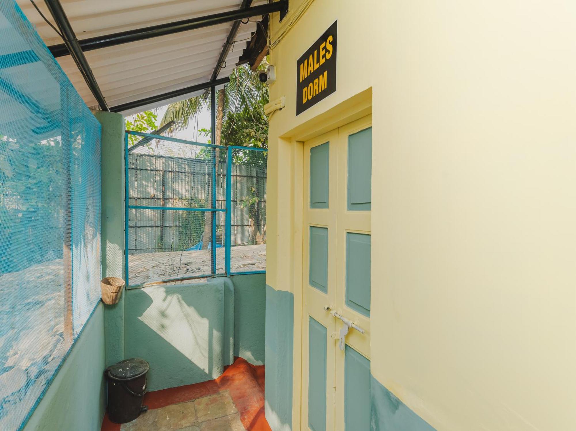 New Dormitory Afra ムンバイ エクステリア 写真
