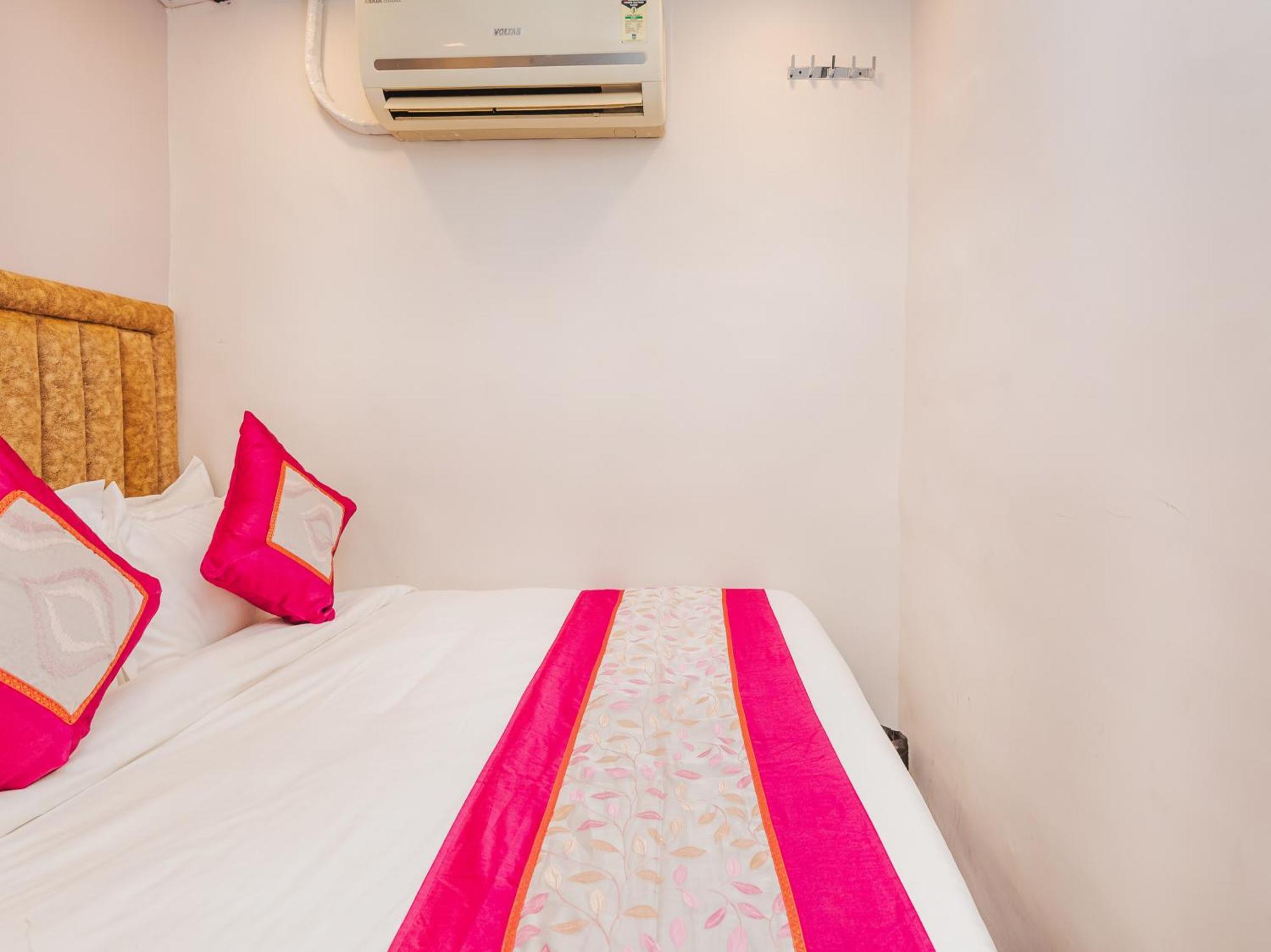 New Dormitory Afra ムンバイ エクステリア 写真