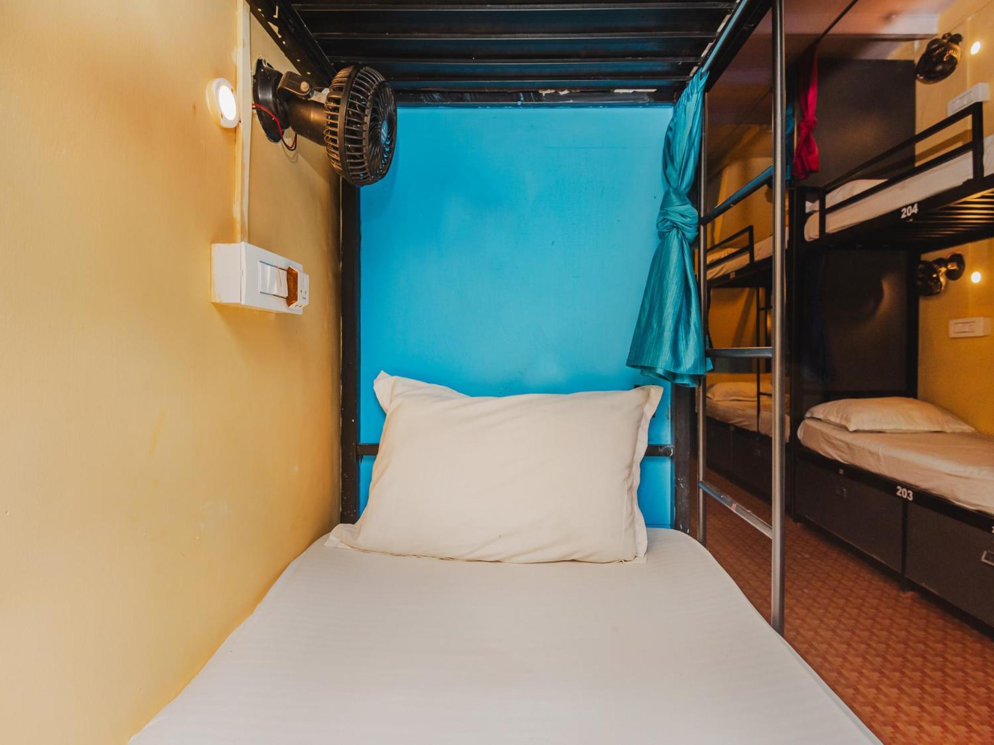New Dormitory Afra ムンバイ エクステリア 写真